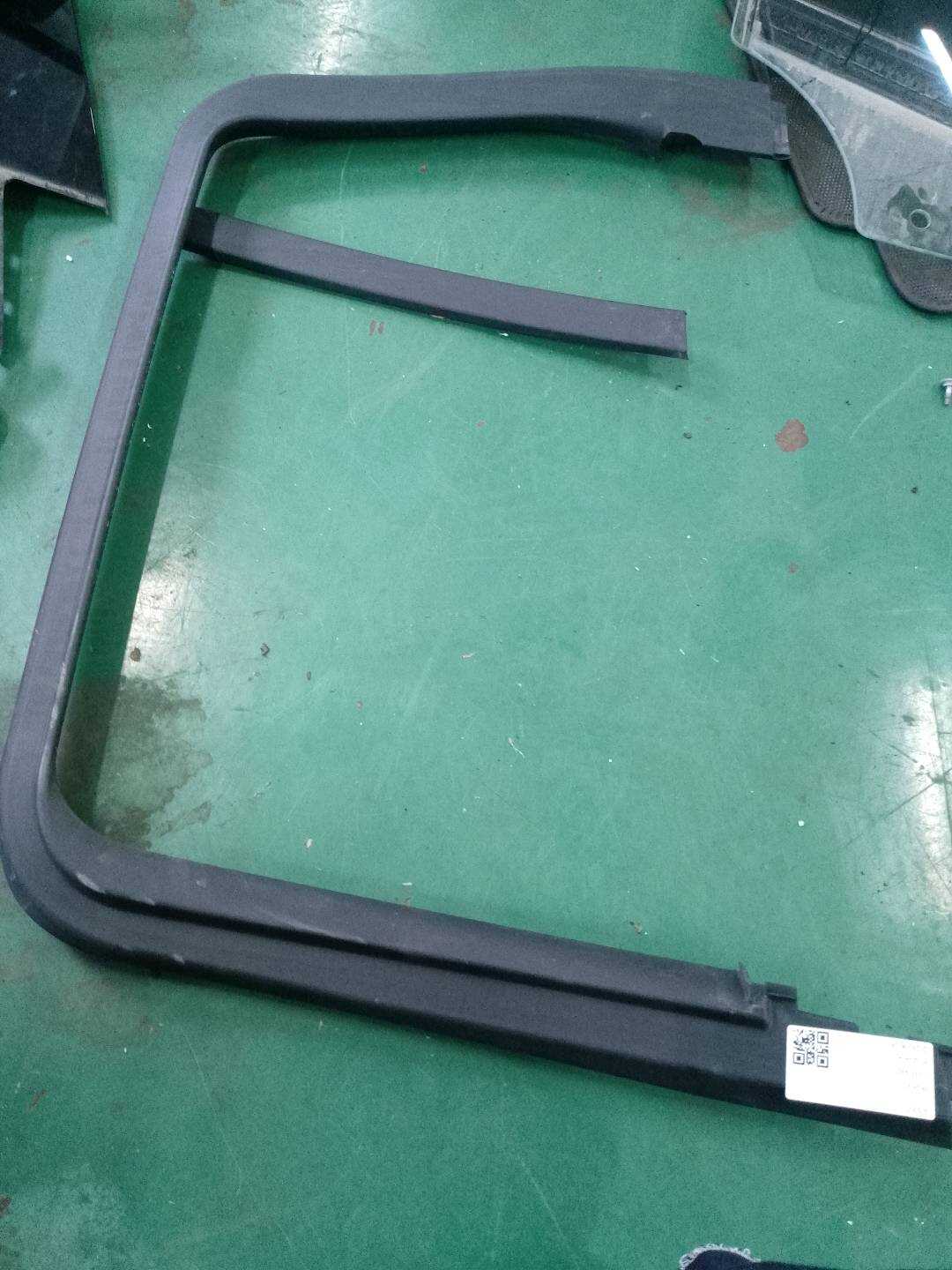 51357410048 后门窗框外饰板(右后)