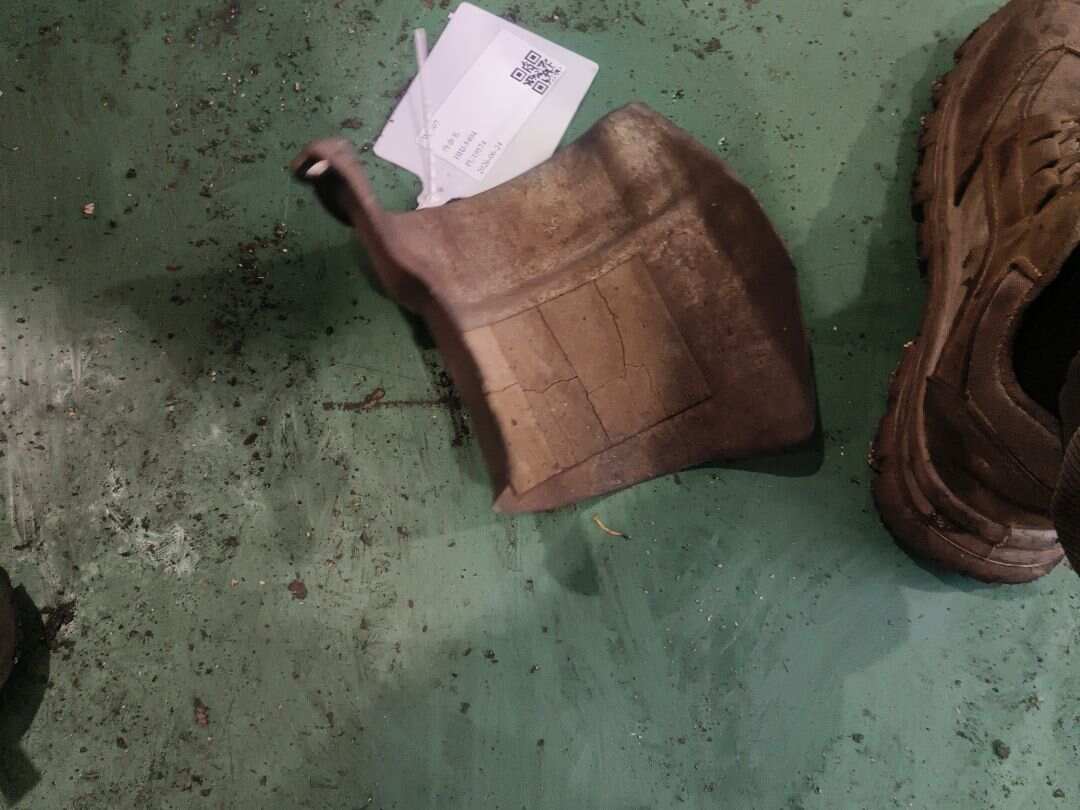 L4F0407719J Front Axle Shaft Cover, Left