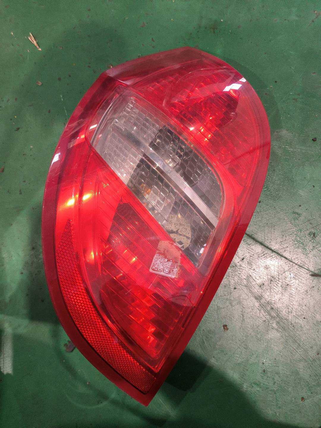 A1698202964 尾灯半总成(左)