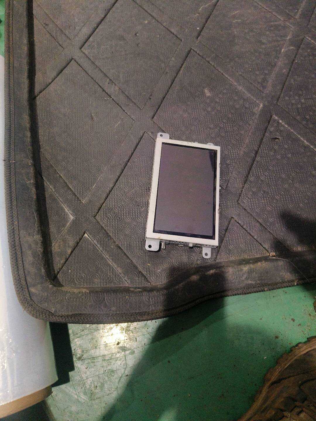 8KD919604 仪表台中央显示器
