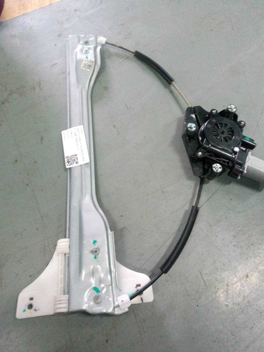 10789613 Front Door Window Regulator Assembly, Right