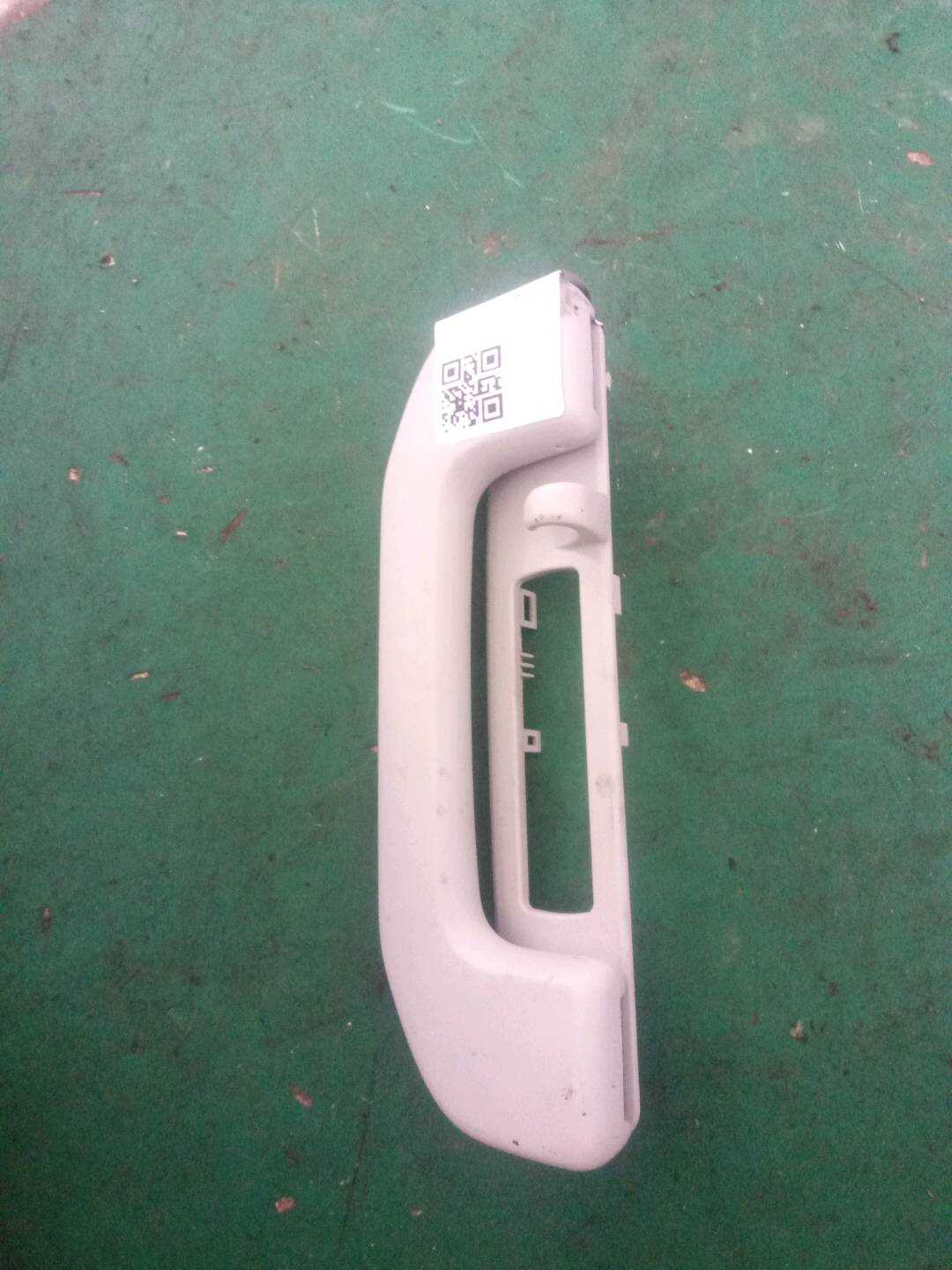 A1668100554 车顶扶手(左后)