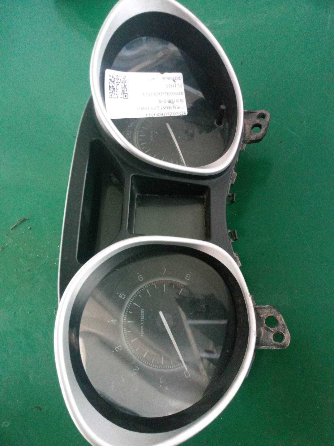 8270003BAD0201XF4 组合仪表总成