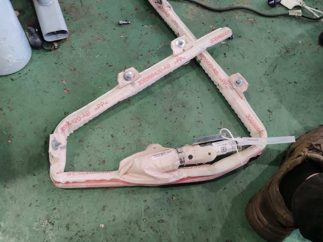 T2H3158 Front Seat Side Airbag, Left
