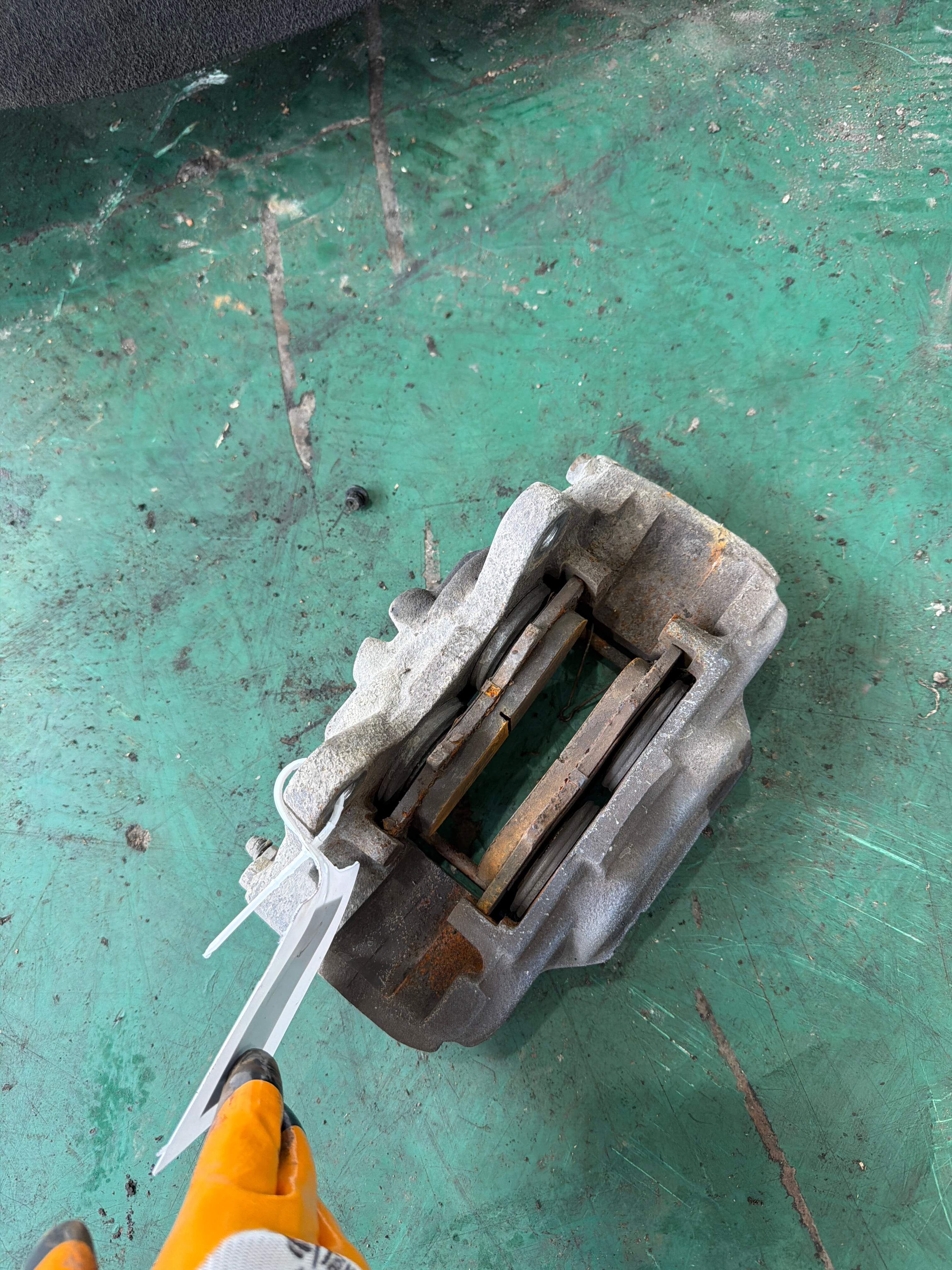 4773060130 Front Brake Caliper, Right