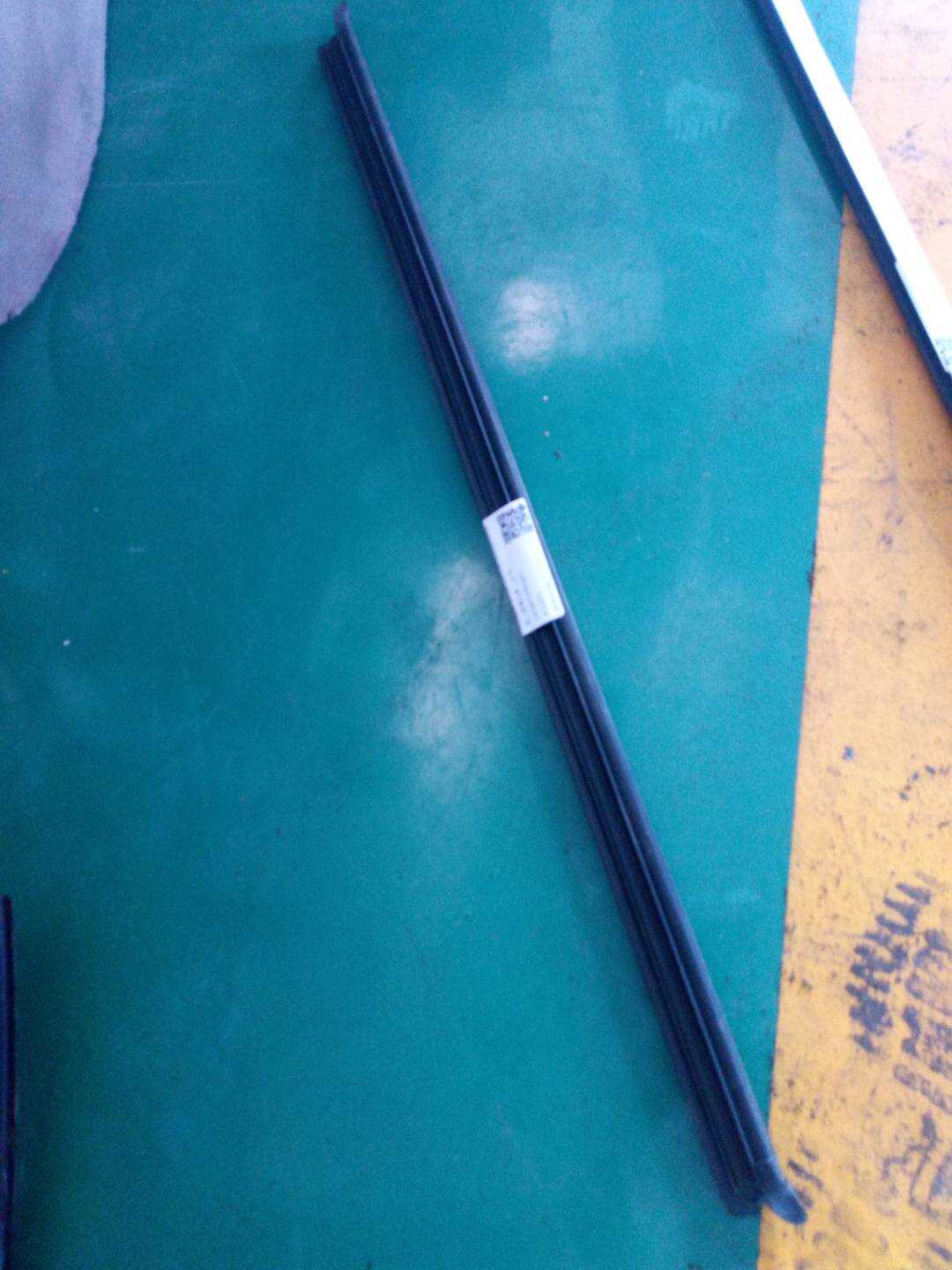 L5C68374795AP 前门玻璃压条（左内）