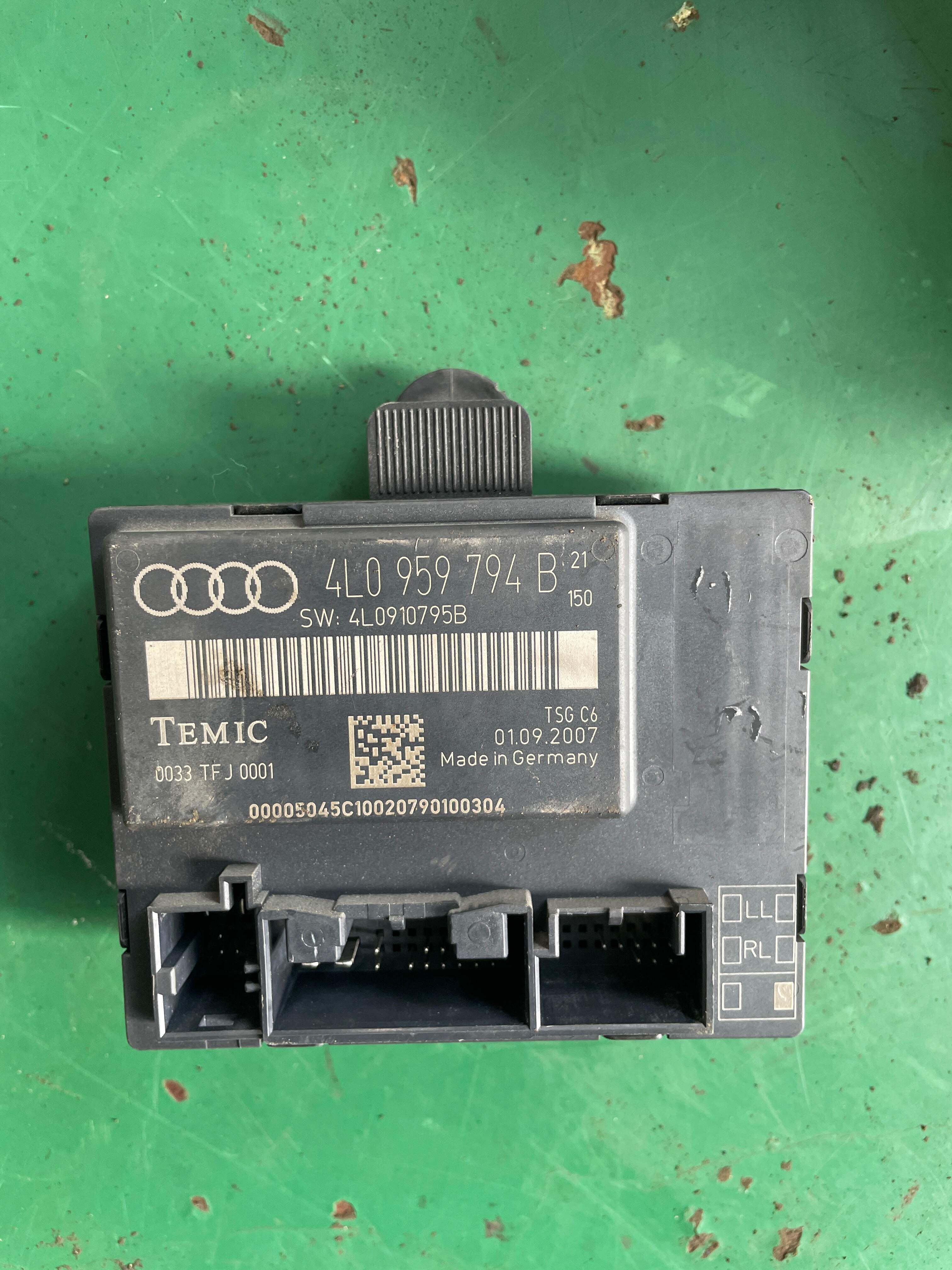 4L0959794B Rear Door Control Unit, Right