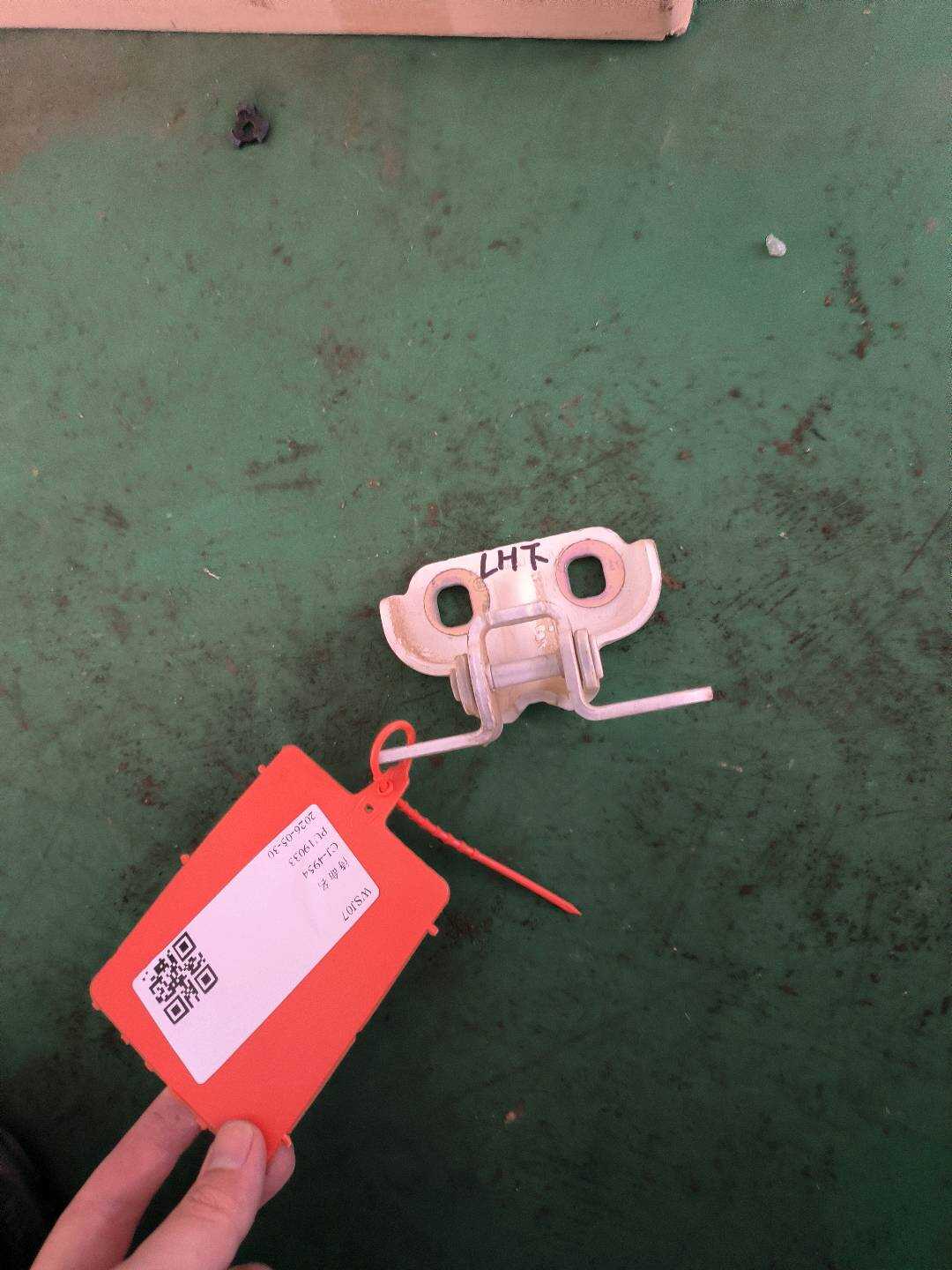 90871426 后门铰链(右上)
