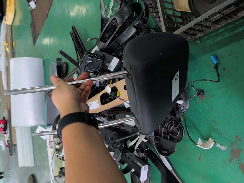 A16997051509D52 副驾驶员座椅头枕