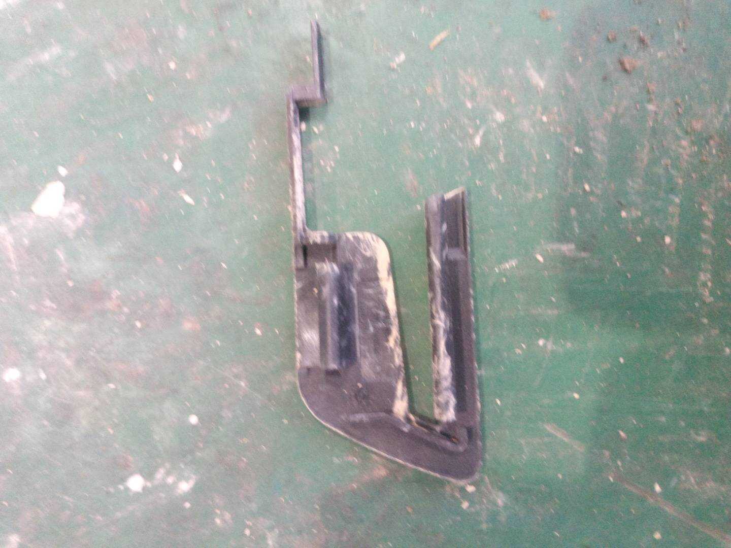 51469157381 饰盖 左