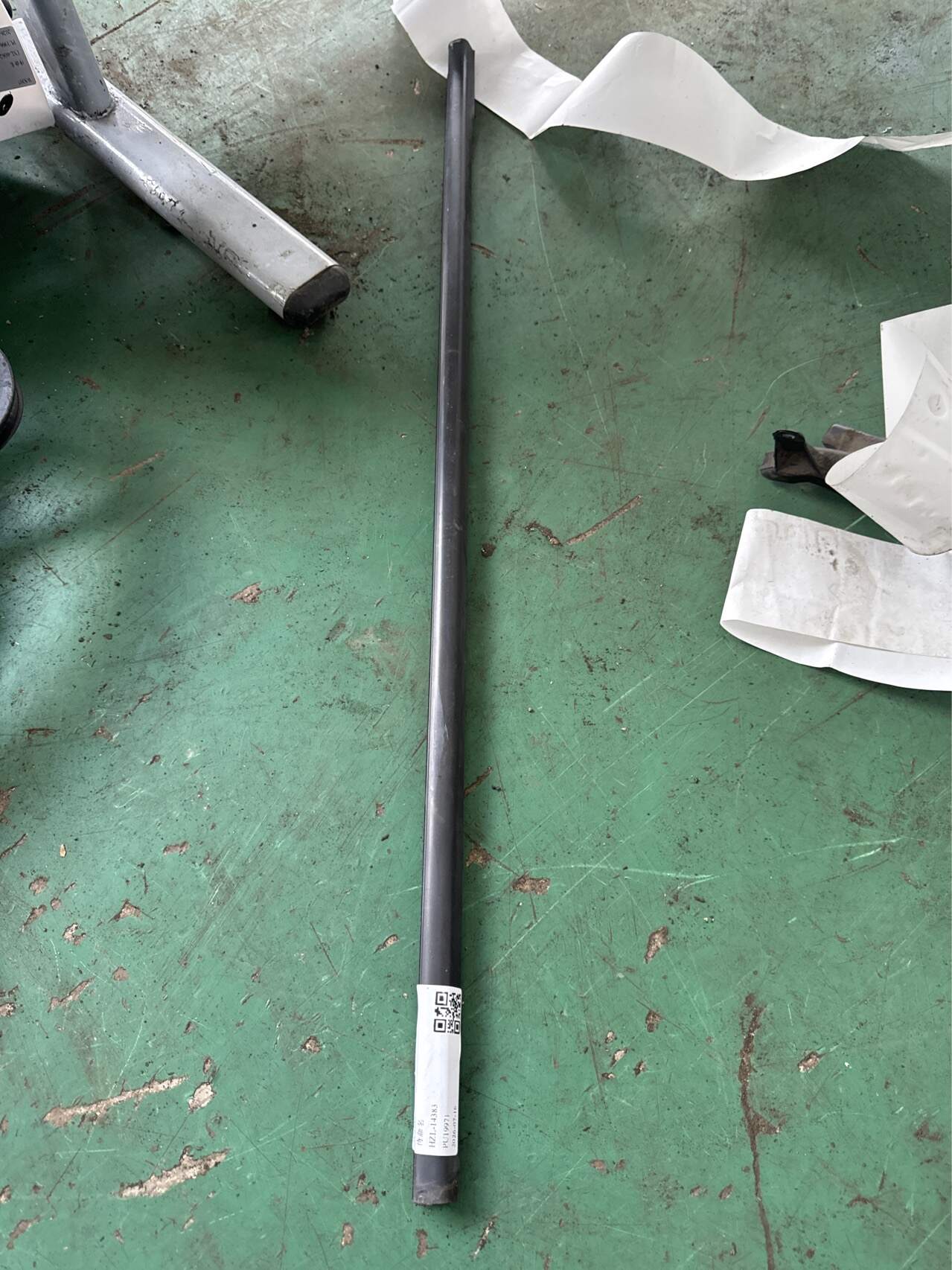 95040060 Front Door Window Molding (Right Outer)