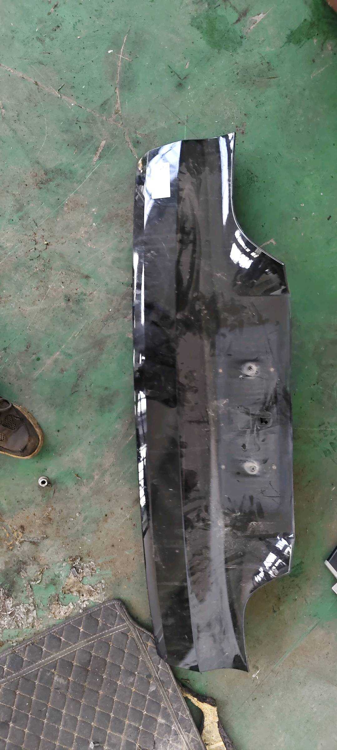51497207357 Tailgate Outer Trim Panel, Lower