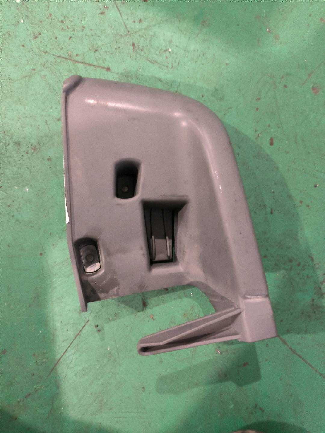 8RD857791 Rear Seat Belt Guide, Center