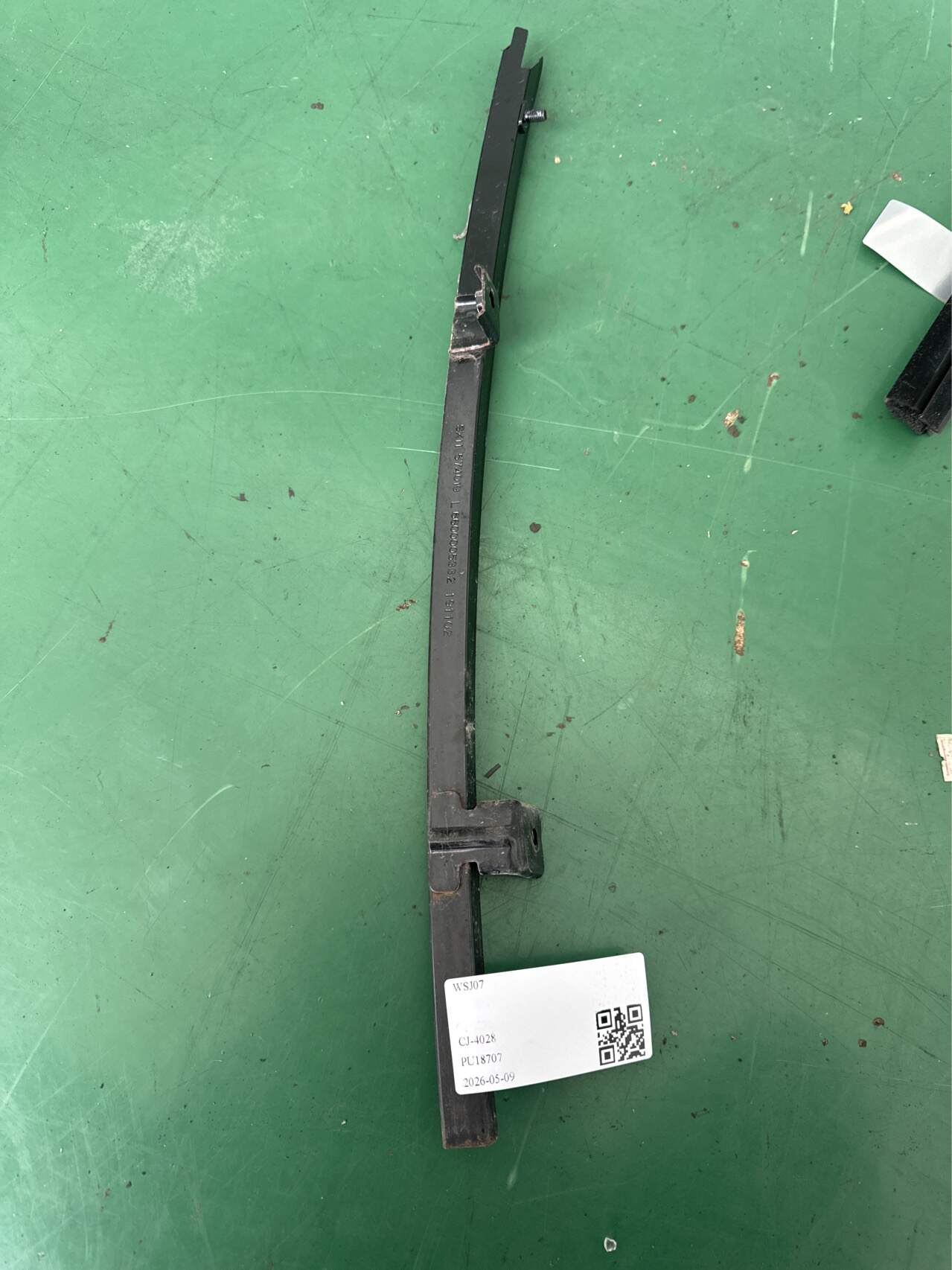 5085067500 左后车门玻璃后导轨
