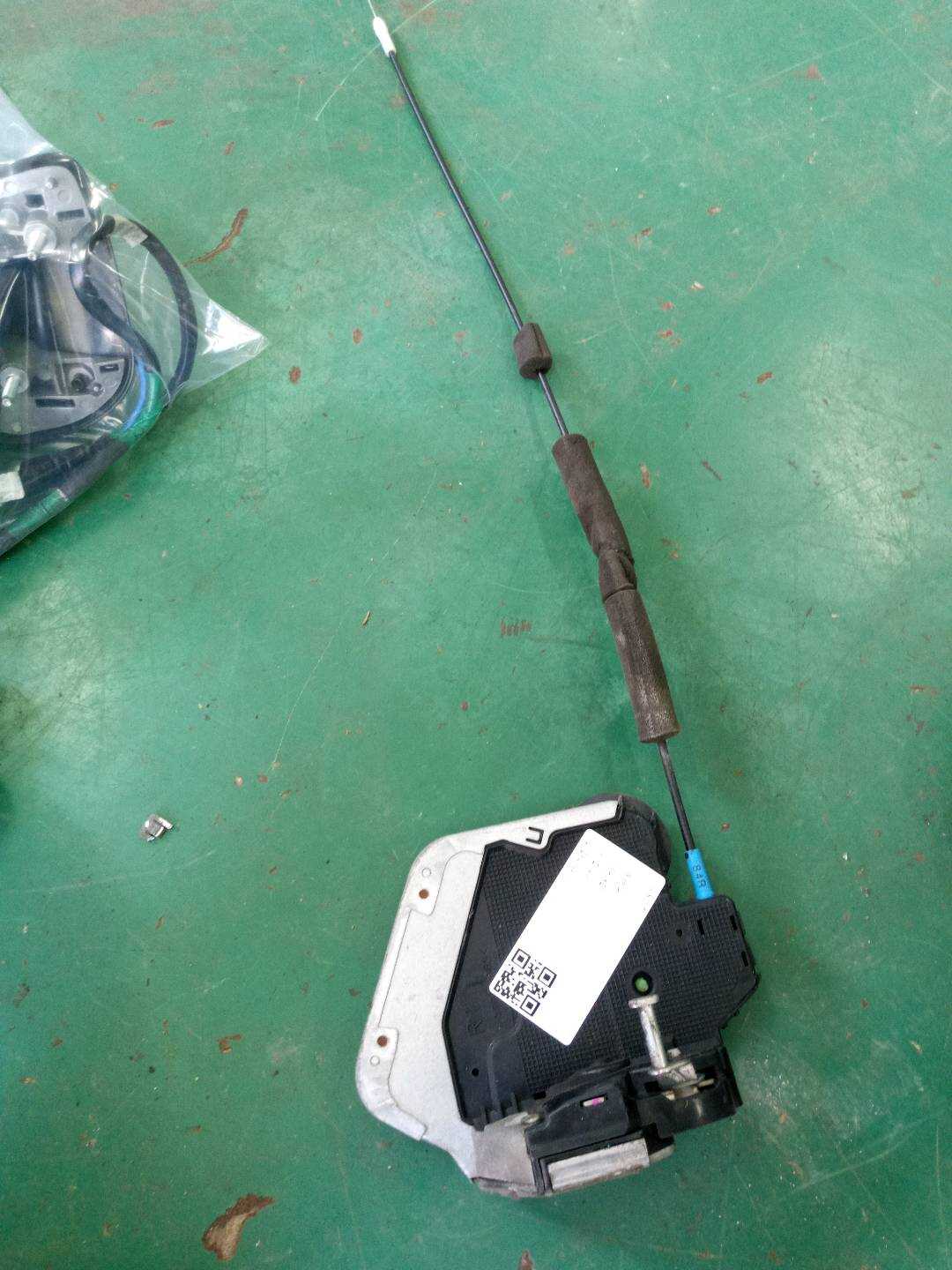 6905060110 后门锁总成(右)