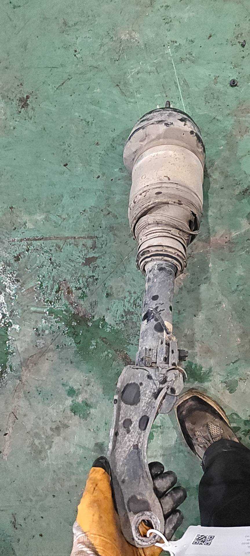 A1663205266 Front Shock Absorber Assembly, Right