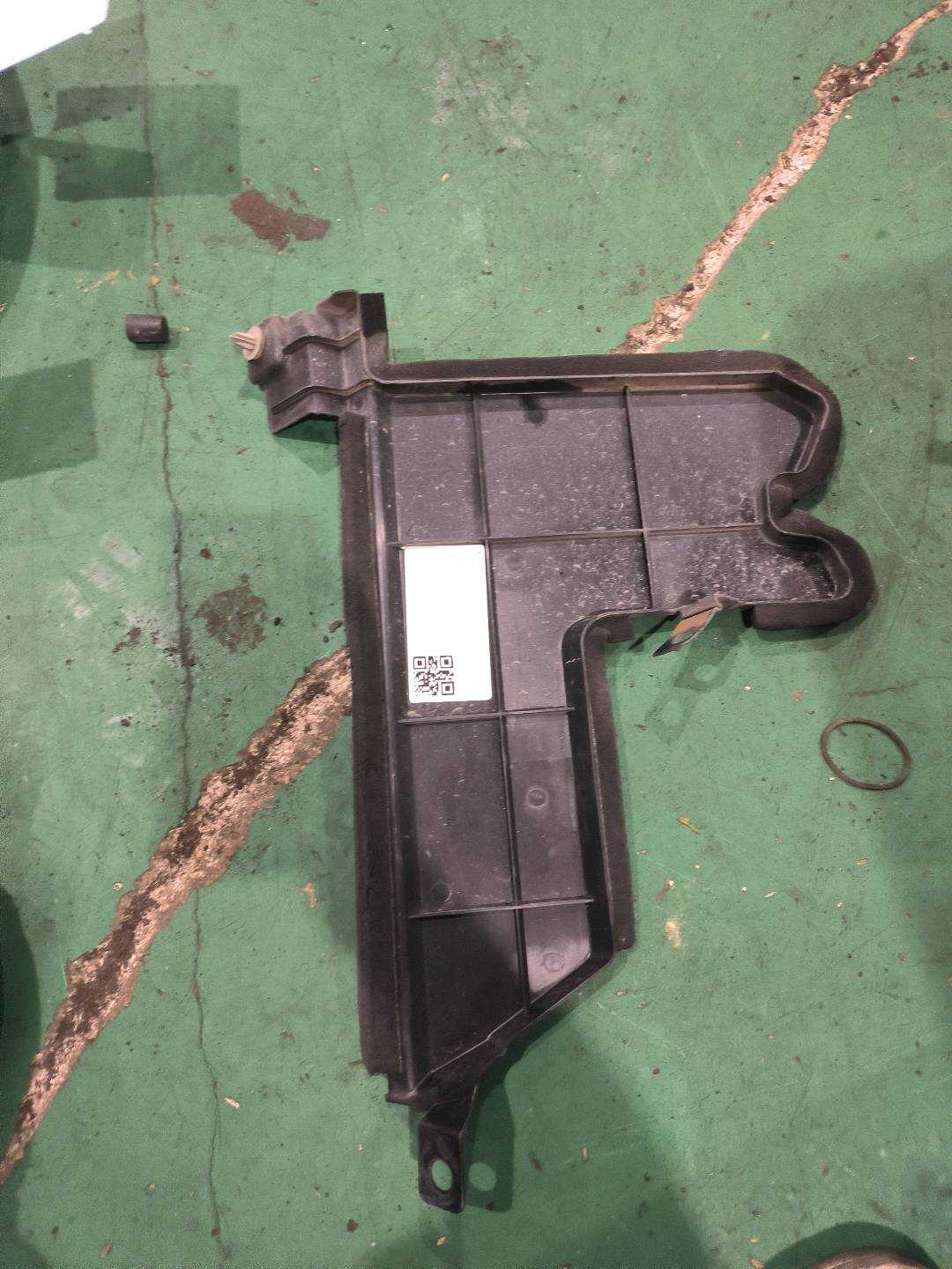 921855UR0A 冷凝器护板(左)