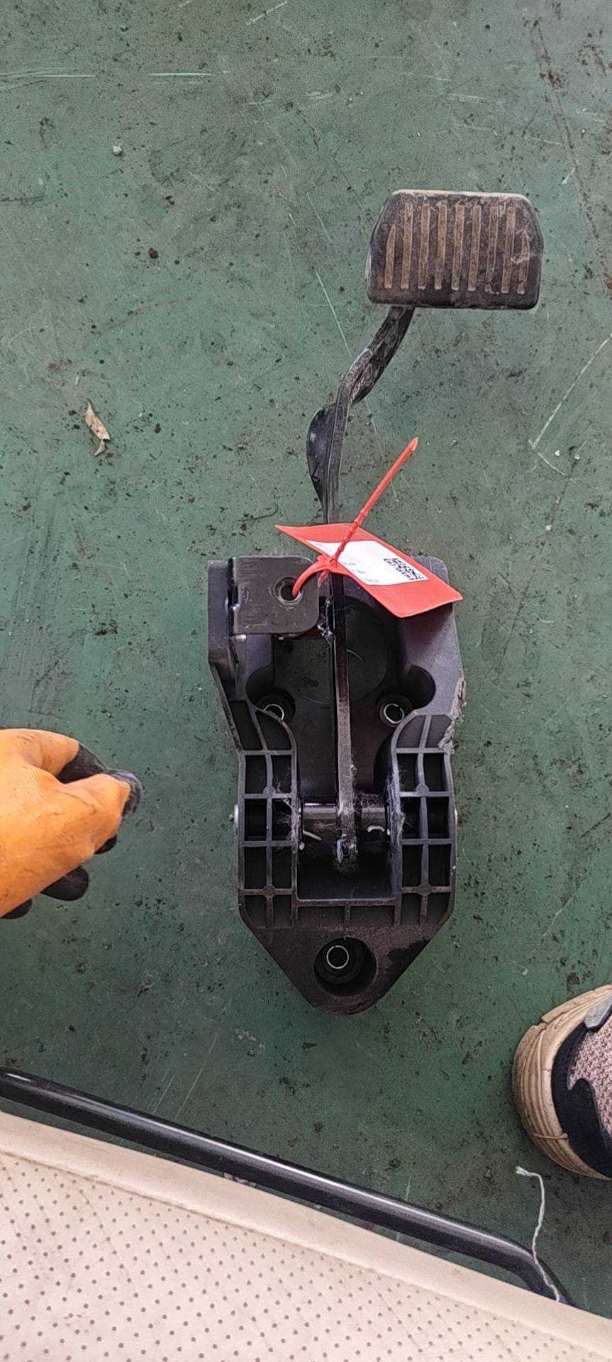 8890577080 制动踏板总成