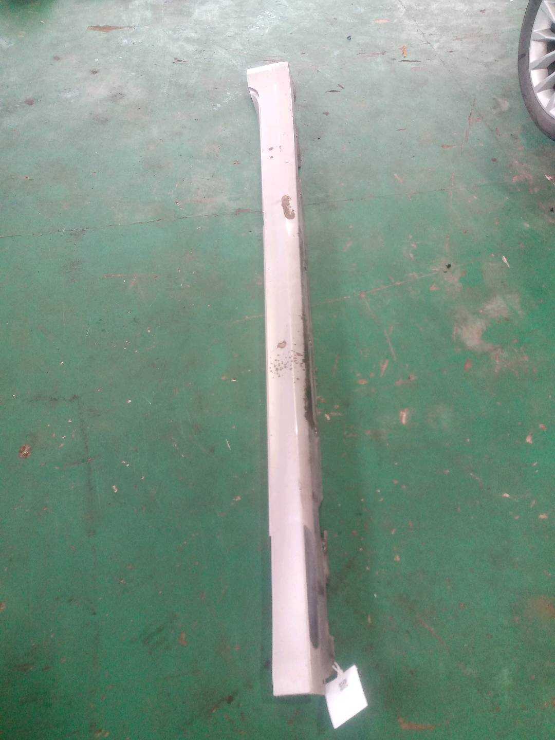 51777449251 底大边(左)