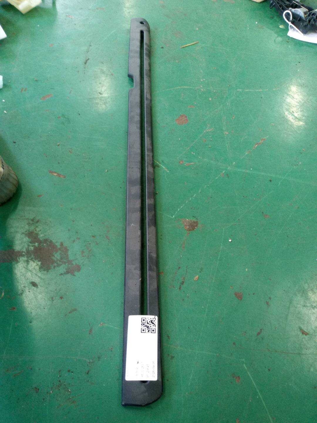 51357373632 后门遮阳帘饰板(右)