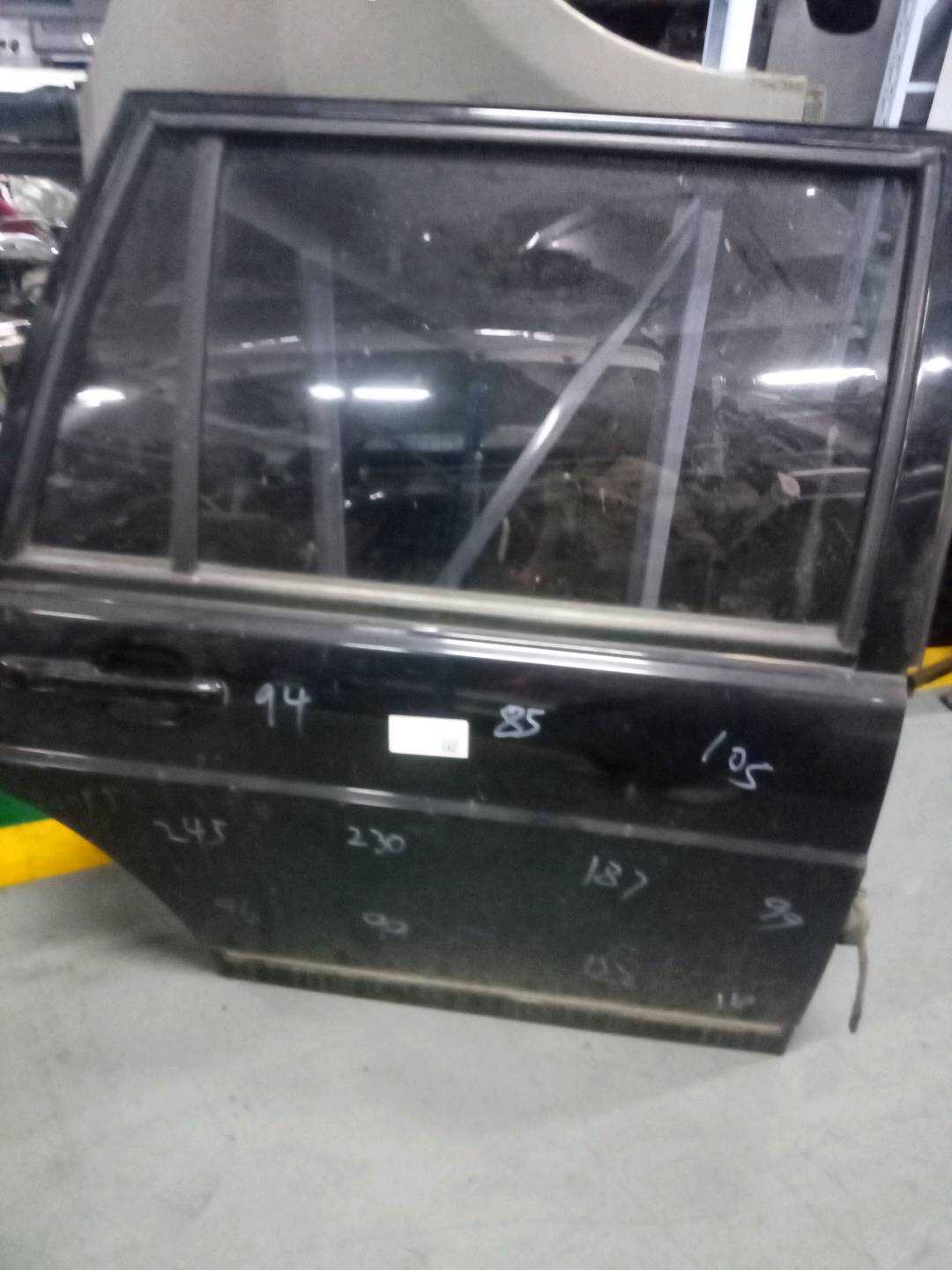33D833052C 后门壳(右)