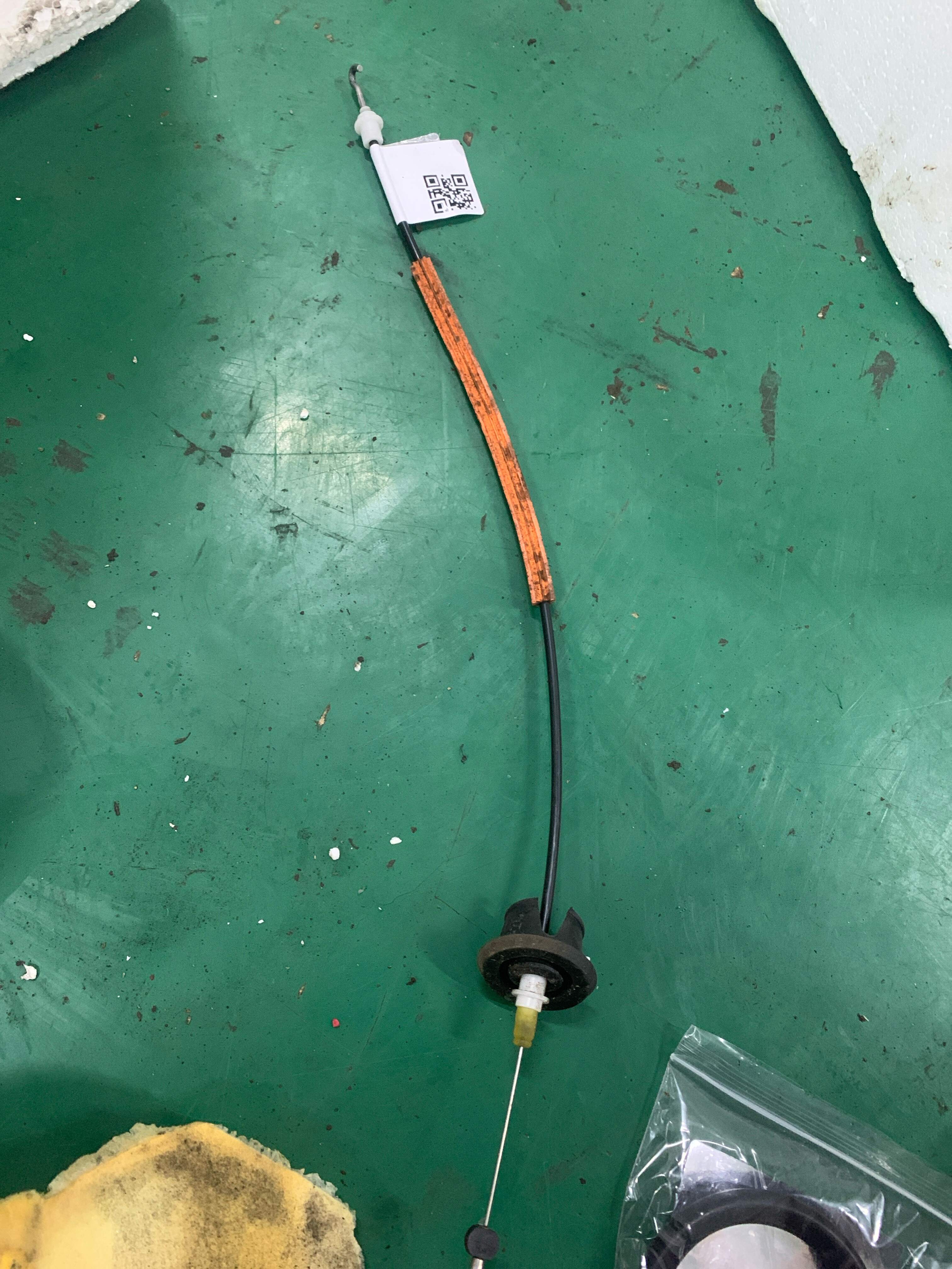 8E0837085C Front Door Inner Handle Cable, Right