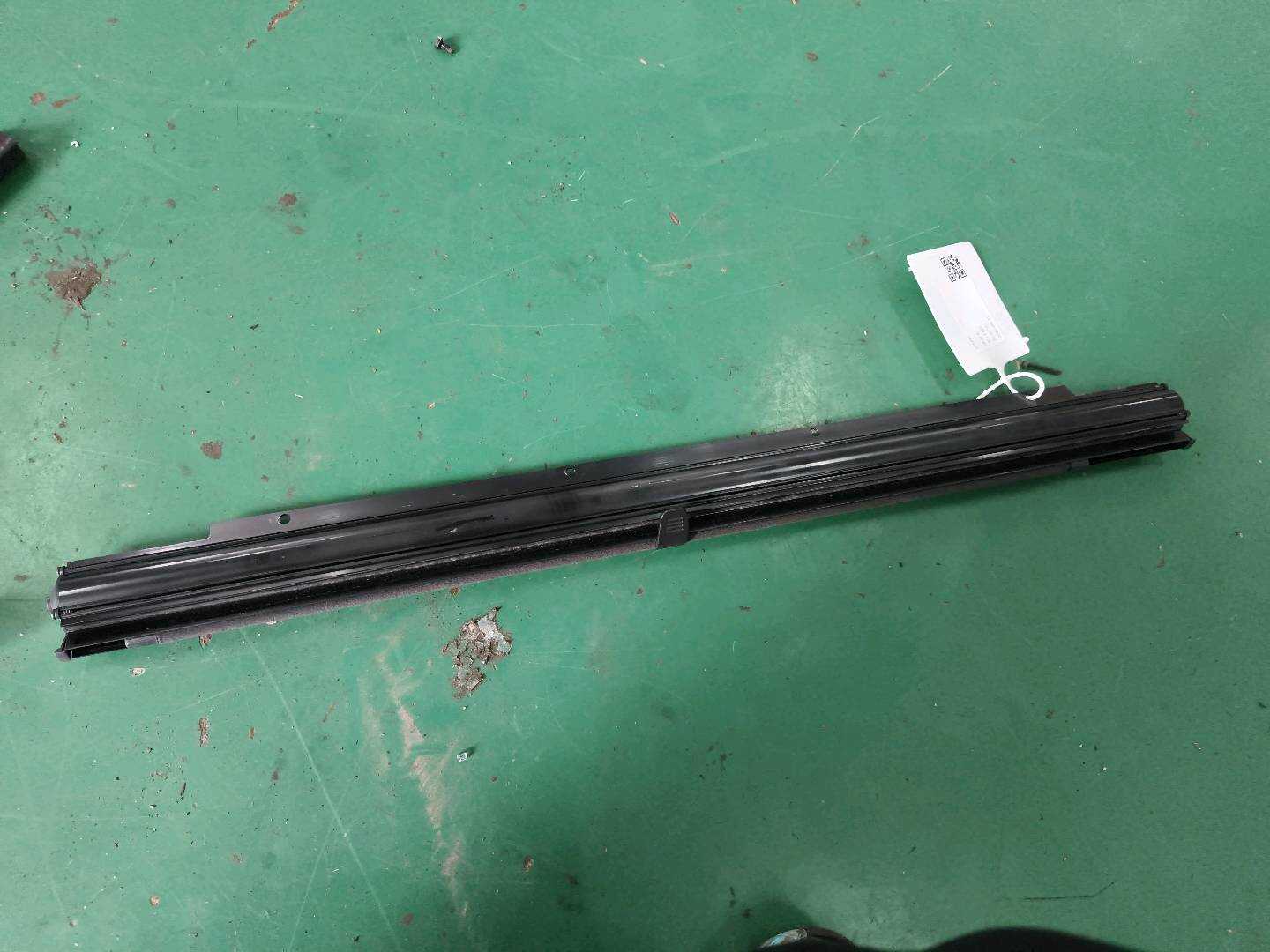 L4FD861333A 后门遮阳帘(左)
