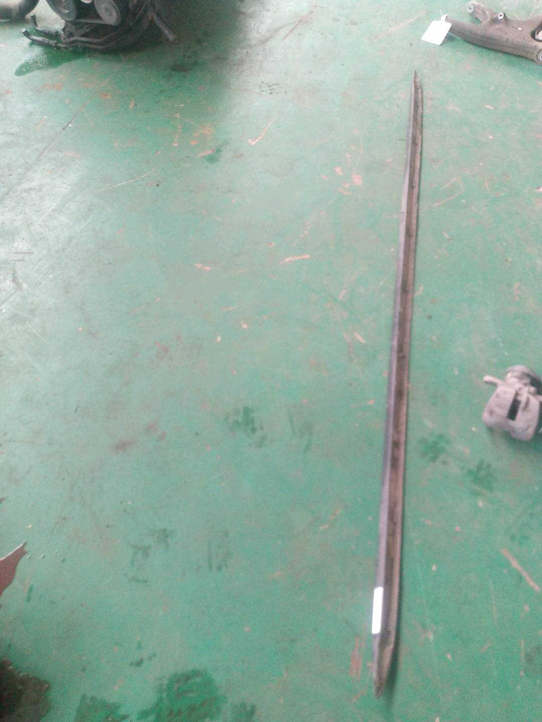 8KD854932 底大边(右)