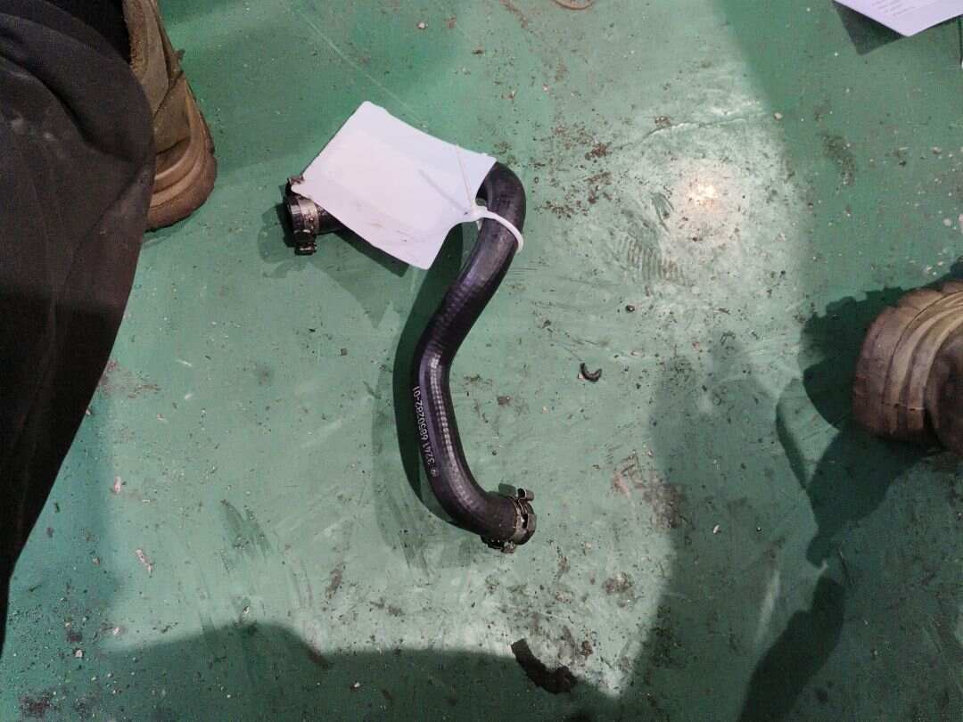 32416850281 转向助力泵油壶出油管