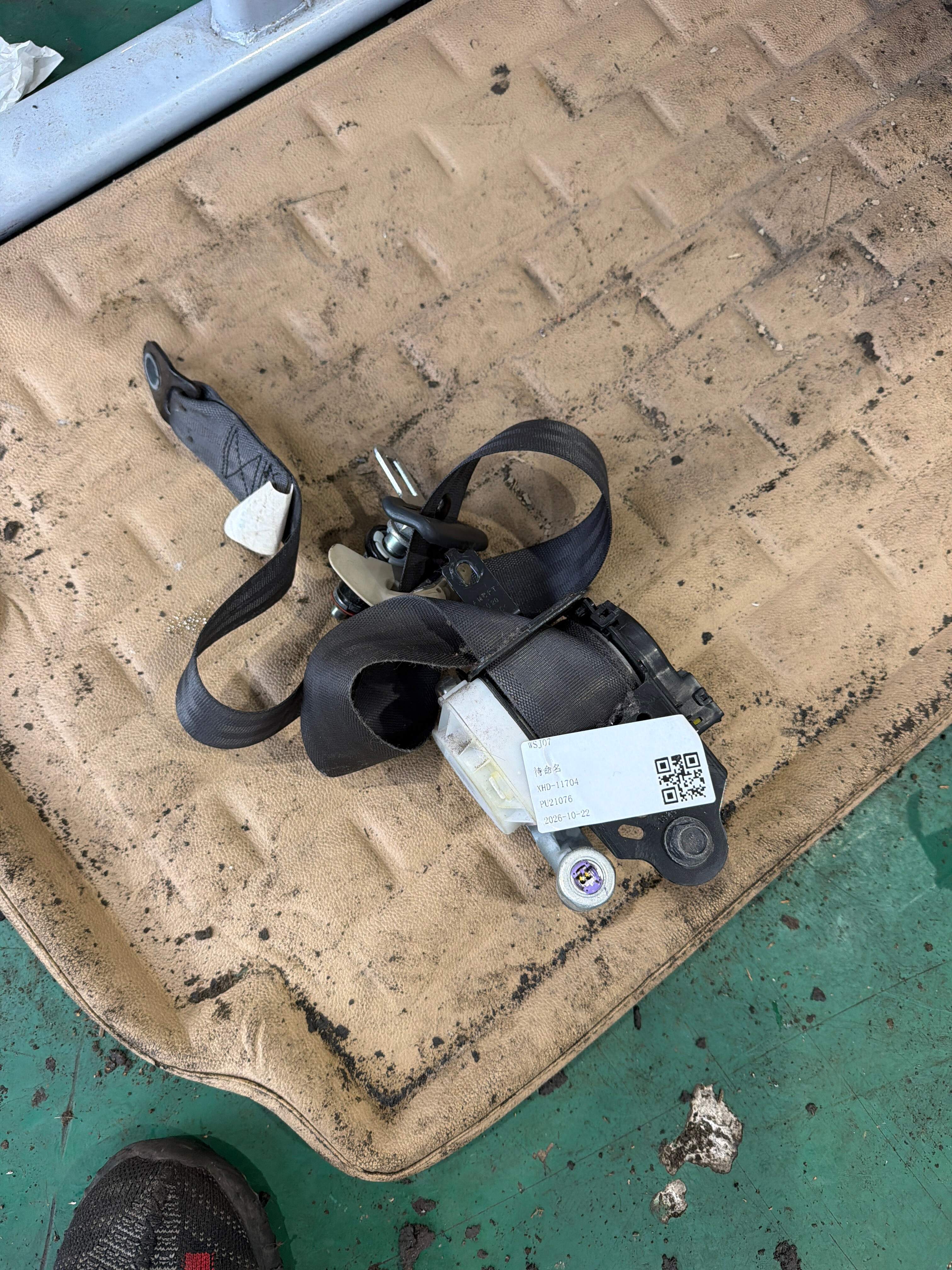 888100U000WK Driver Seat Belt