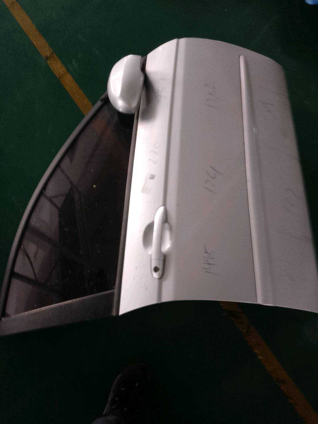 760040S000 Front Door Shell, Right