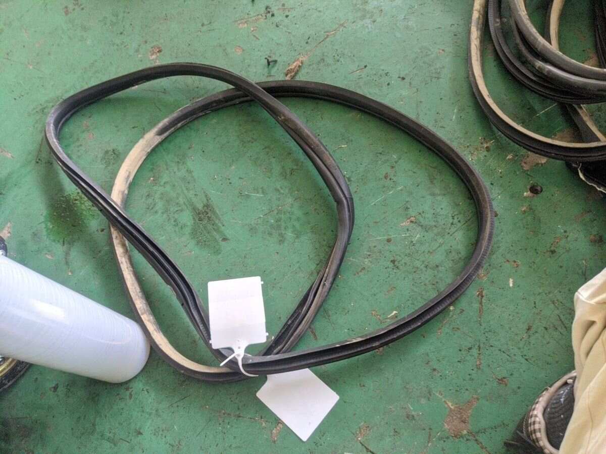 51767220382 后门车门密封胶条(右)