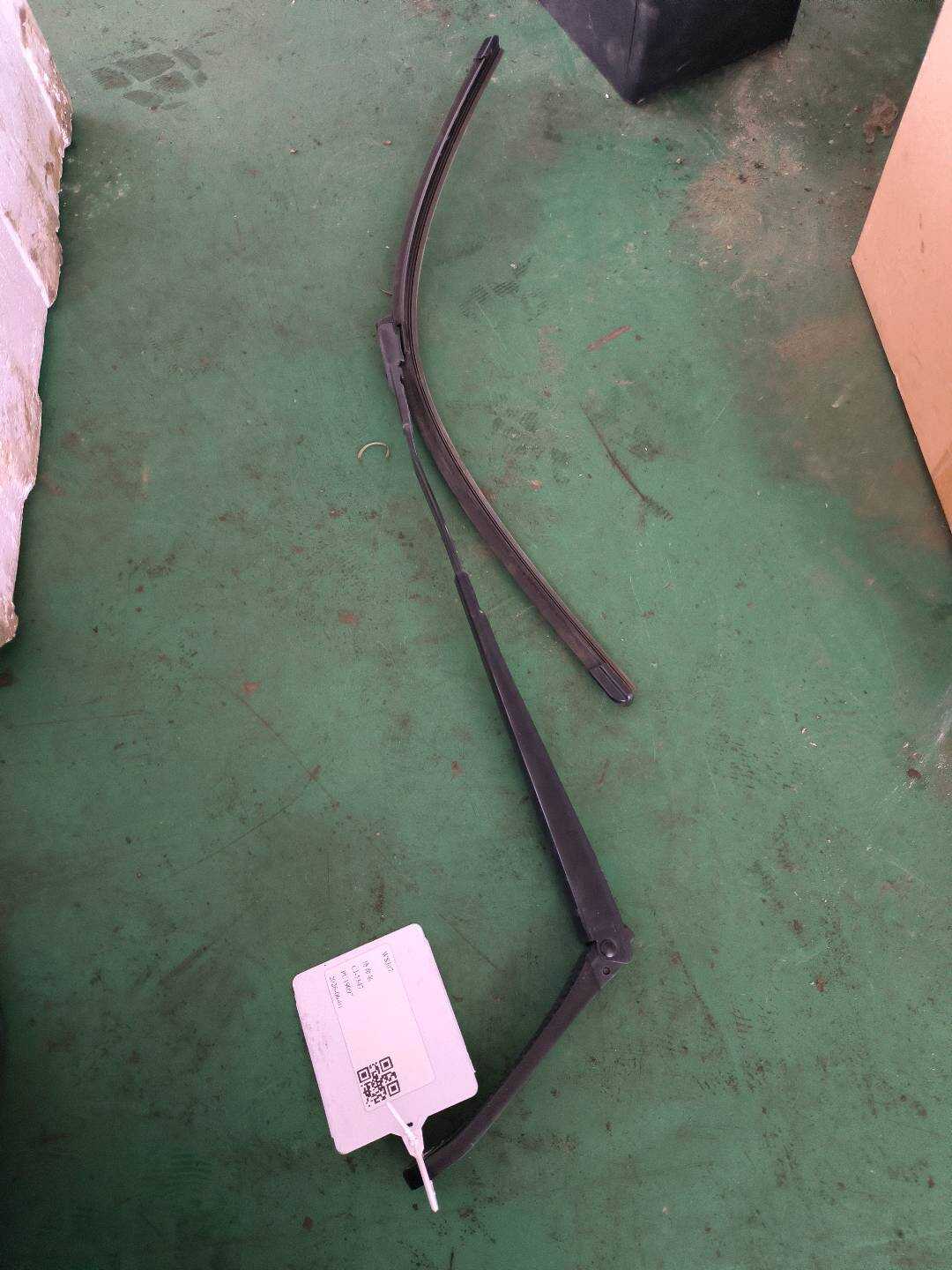 9677284580 Front Windshield Wiper Arm, Right