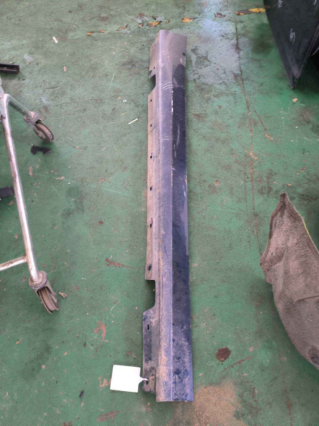 51777164796 底大边(右)