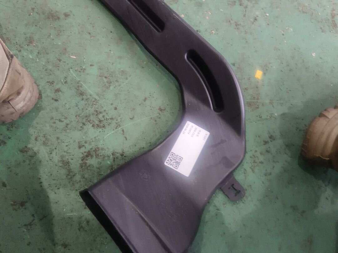 L4F0819829 Air Guide Duct