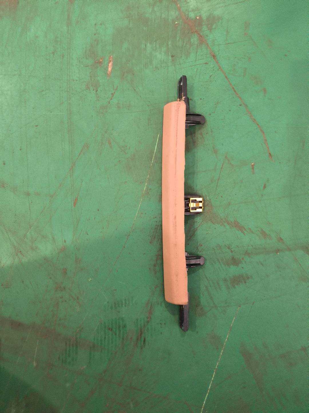P0075683 前包覆饰条 棕色 工作台