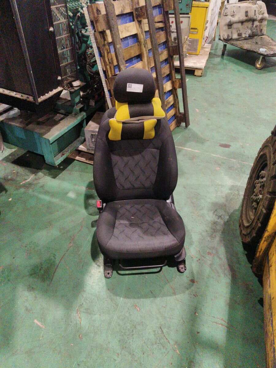 881004X010BTN 驾驶员座椅