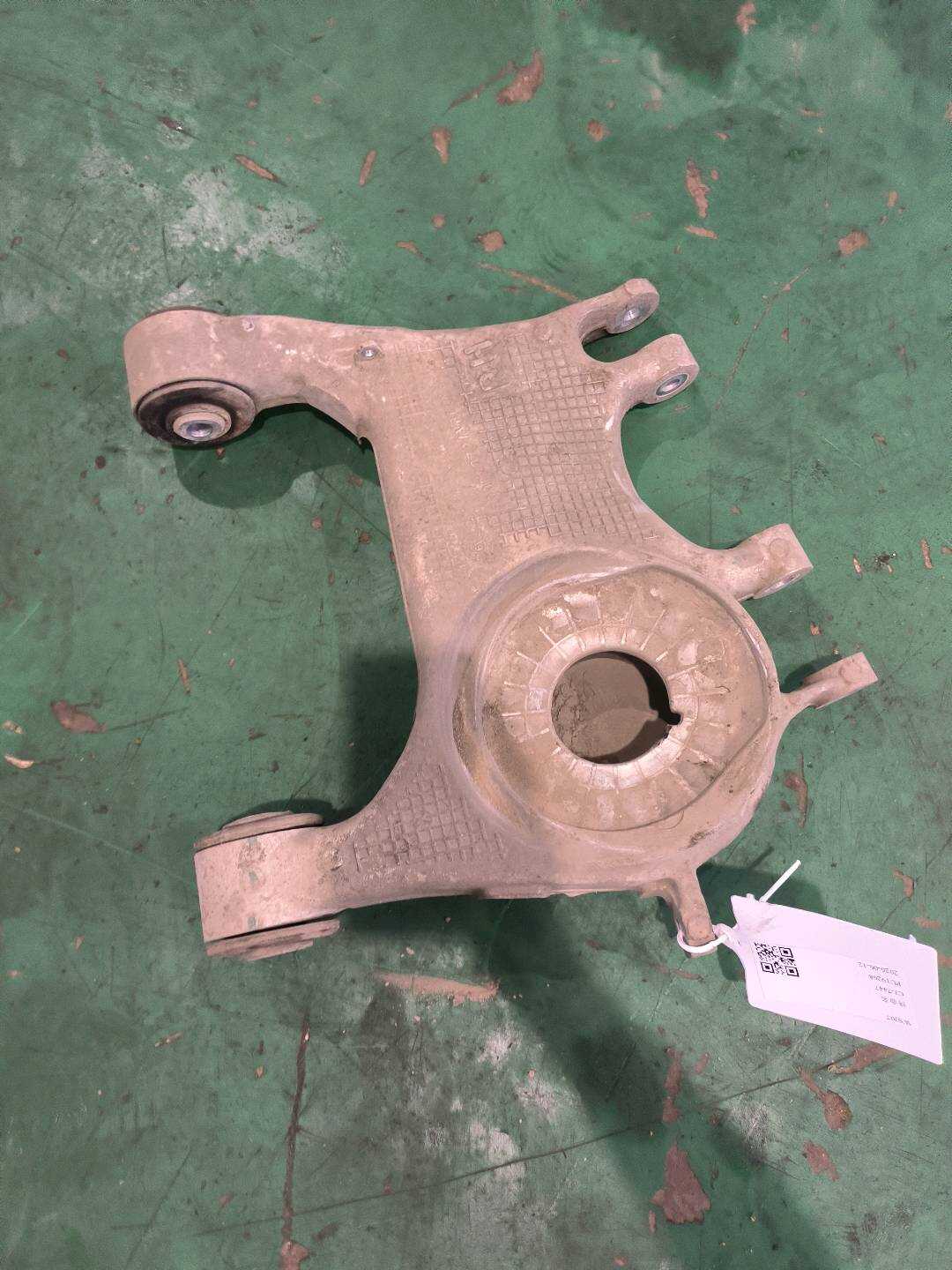 P0004565AC Rear Control Arm Assembly - Right