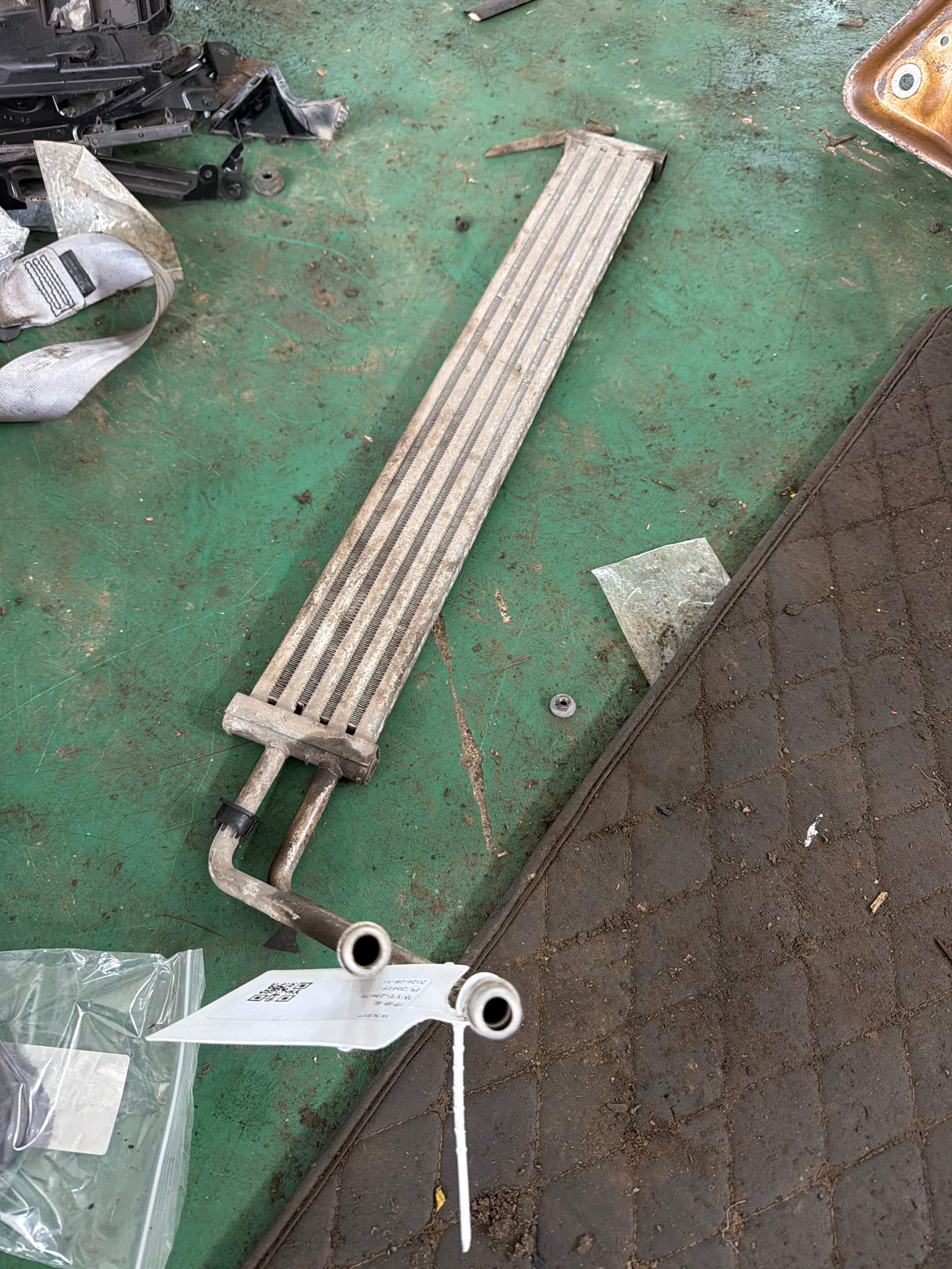 17117576825 转向散热器