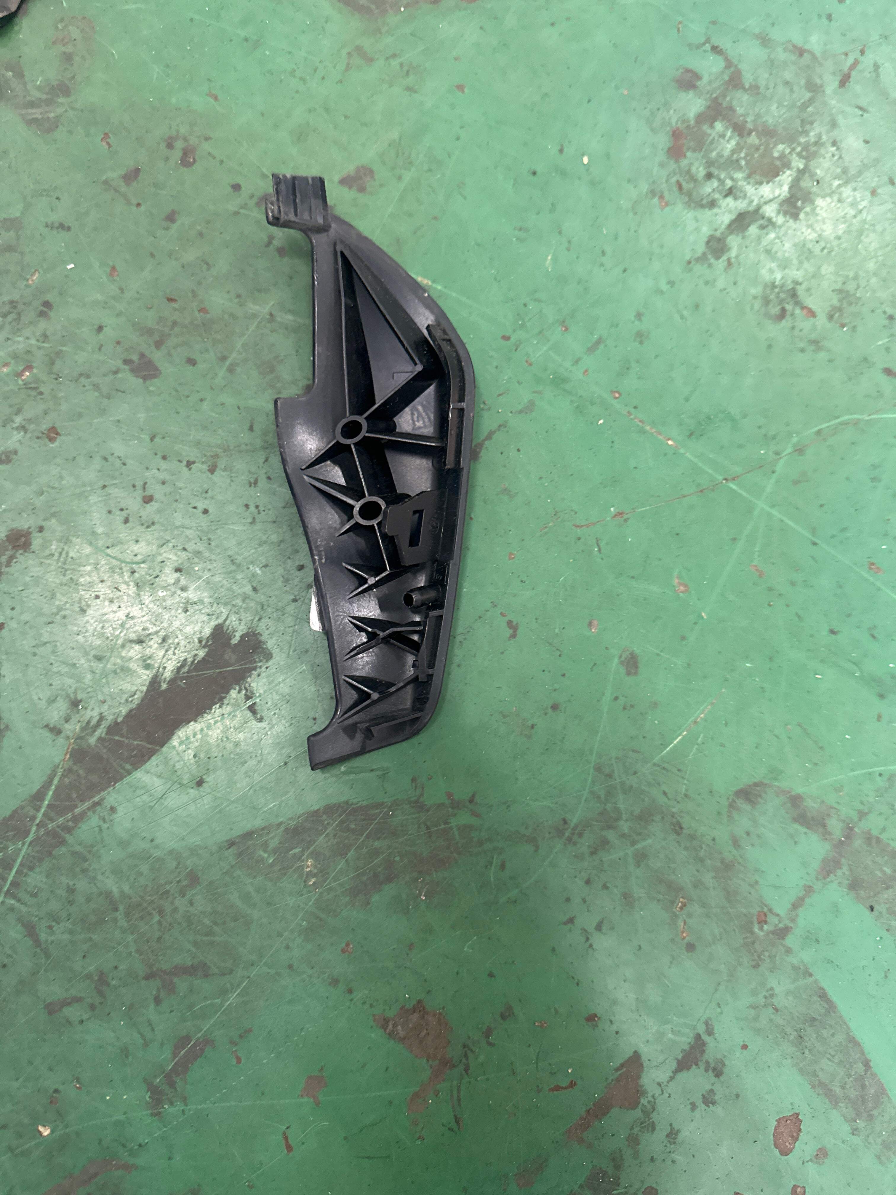 52106979625 Driver Seat Side Trim Cover, Left