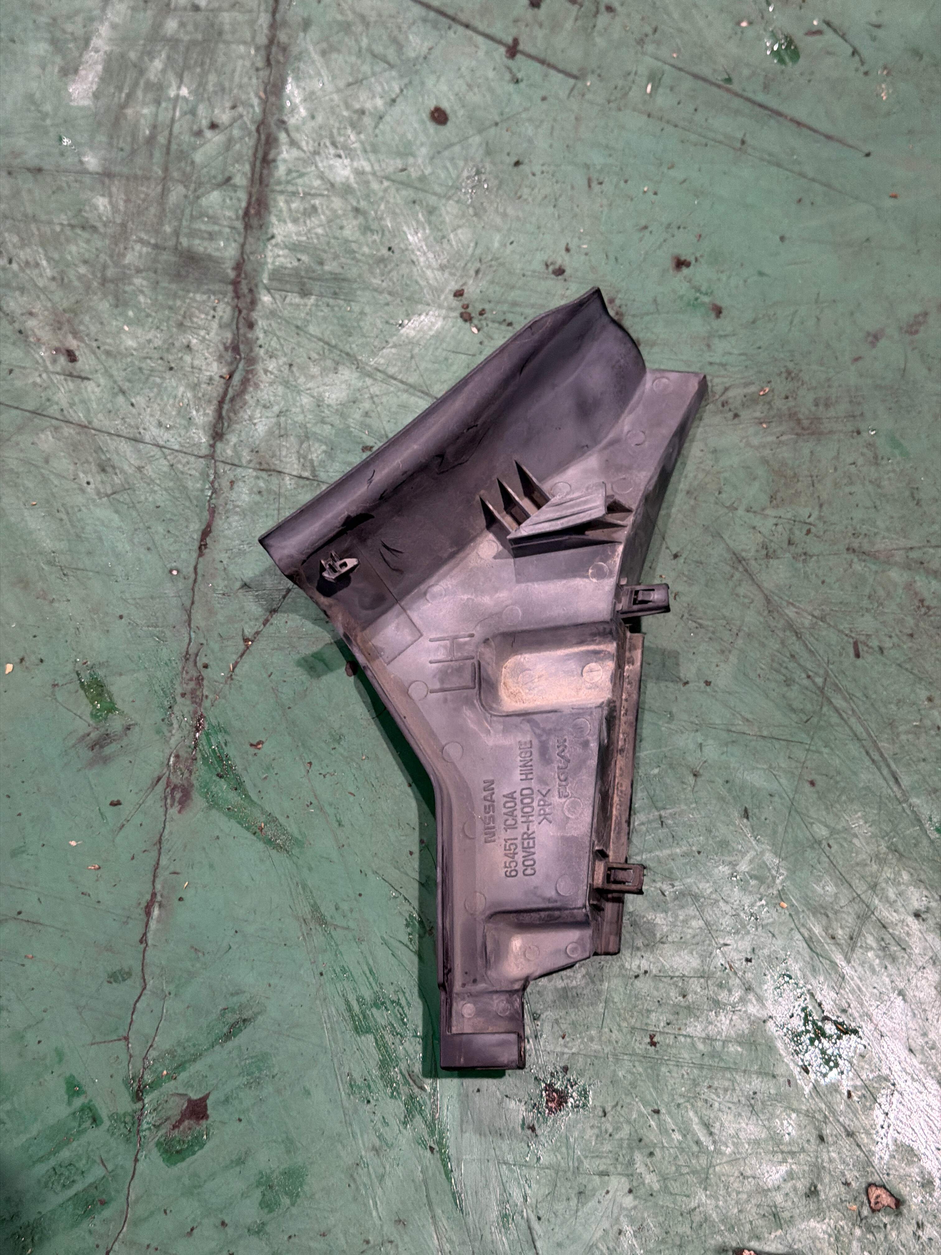 654511CA0A 前机盖铰链护罩(左)