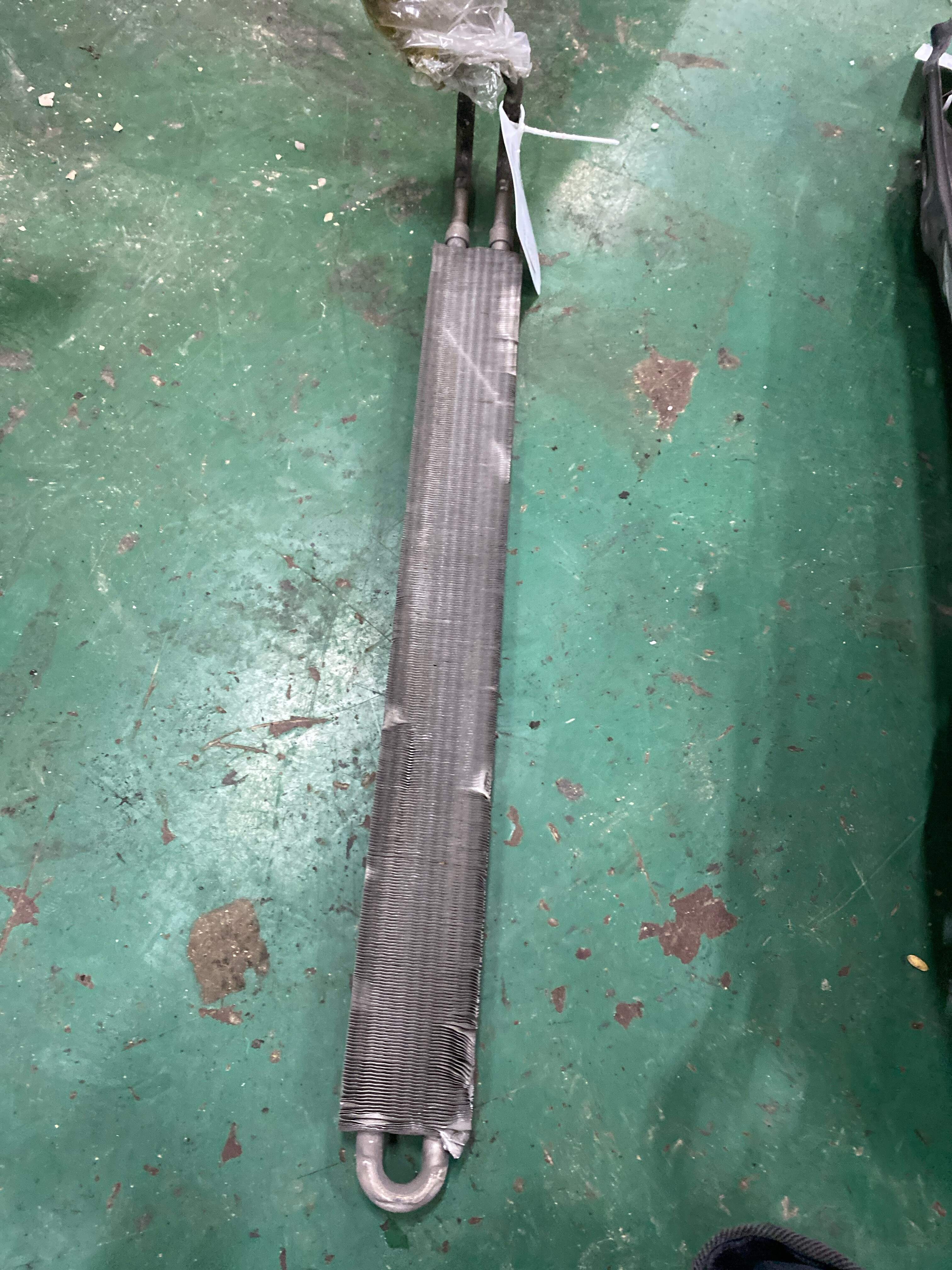 17217601738 转向散热器