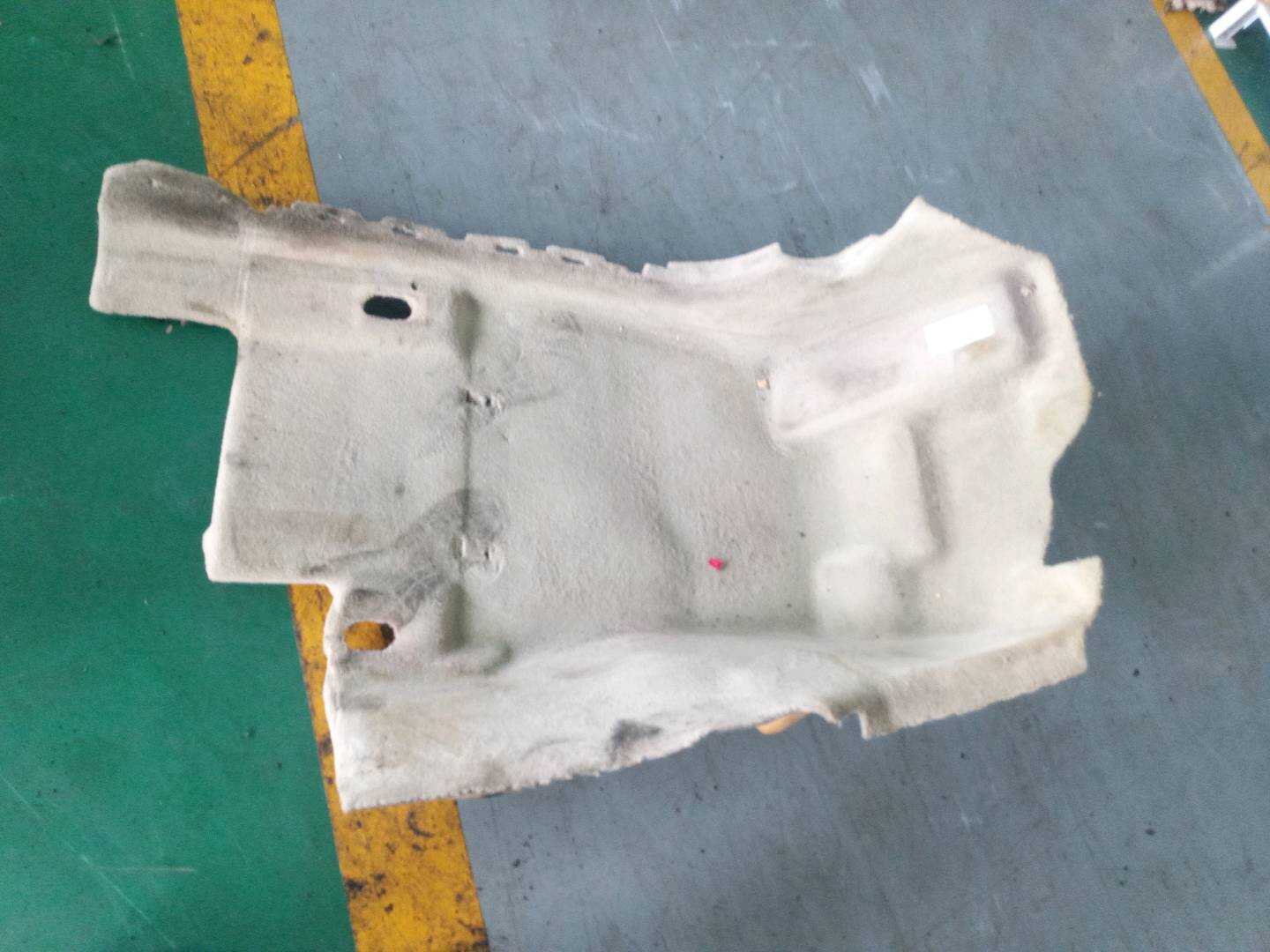 C2Z12957AMS 前地板脚垫