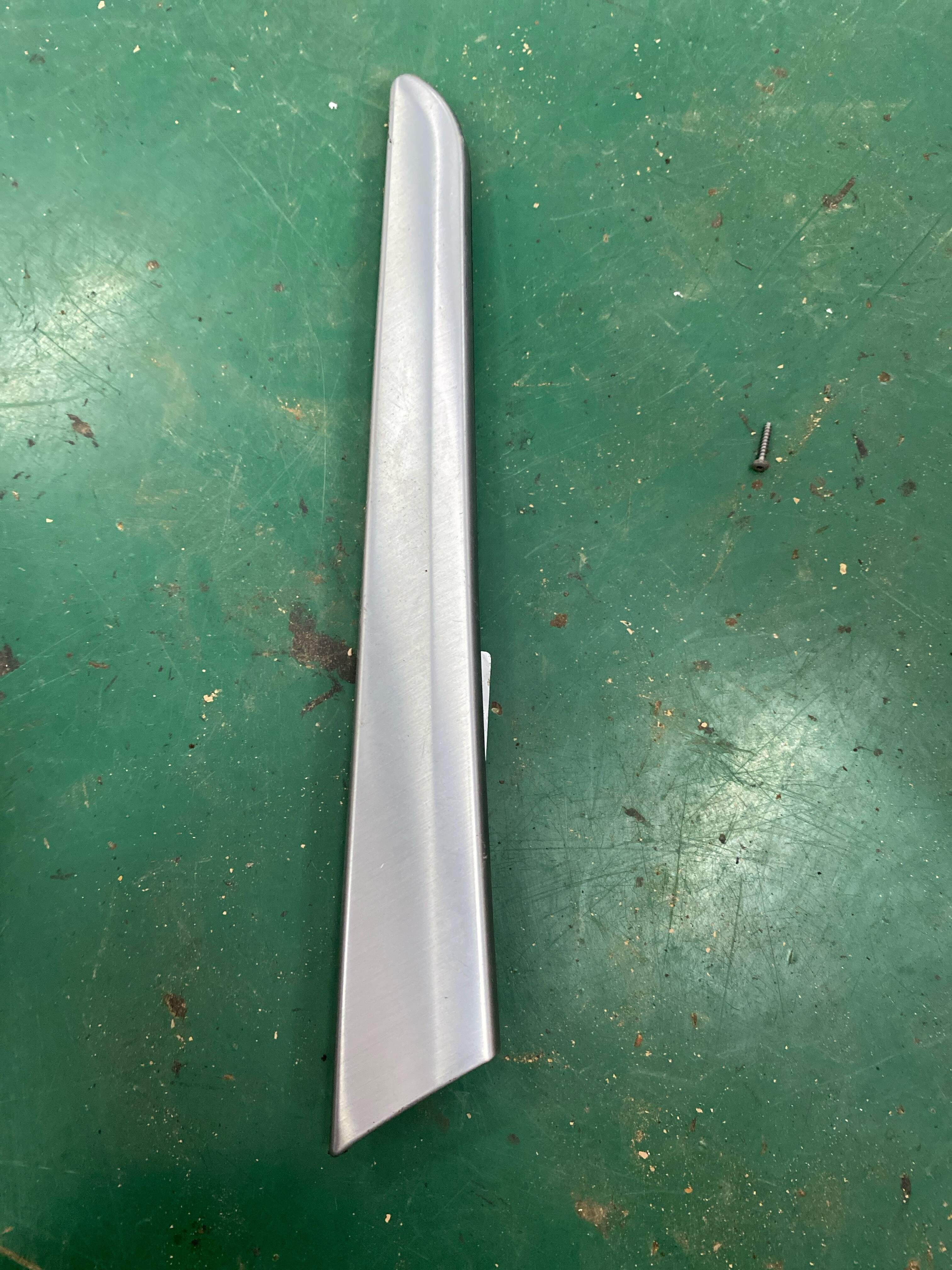 A1697273482 Front Door Trim Panel Molding (Upper Right)