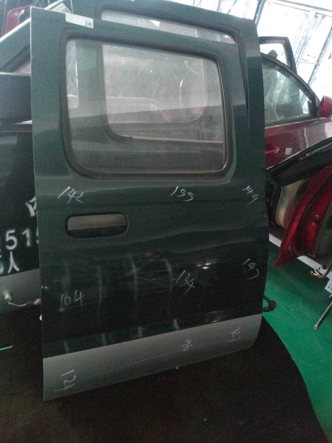 82100P2700Z001 后门壳（右）