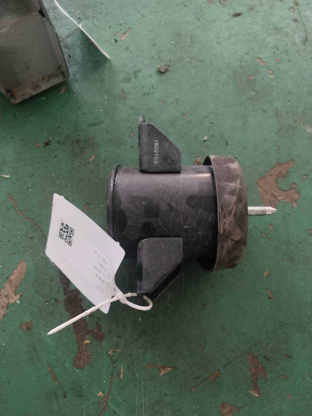 112103NF0A 发动机机脚胶(右)