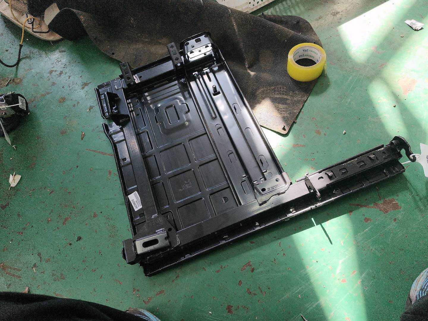 8WD885502 Rear Seat Backrest Frame, Right