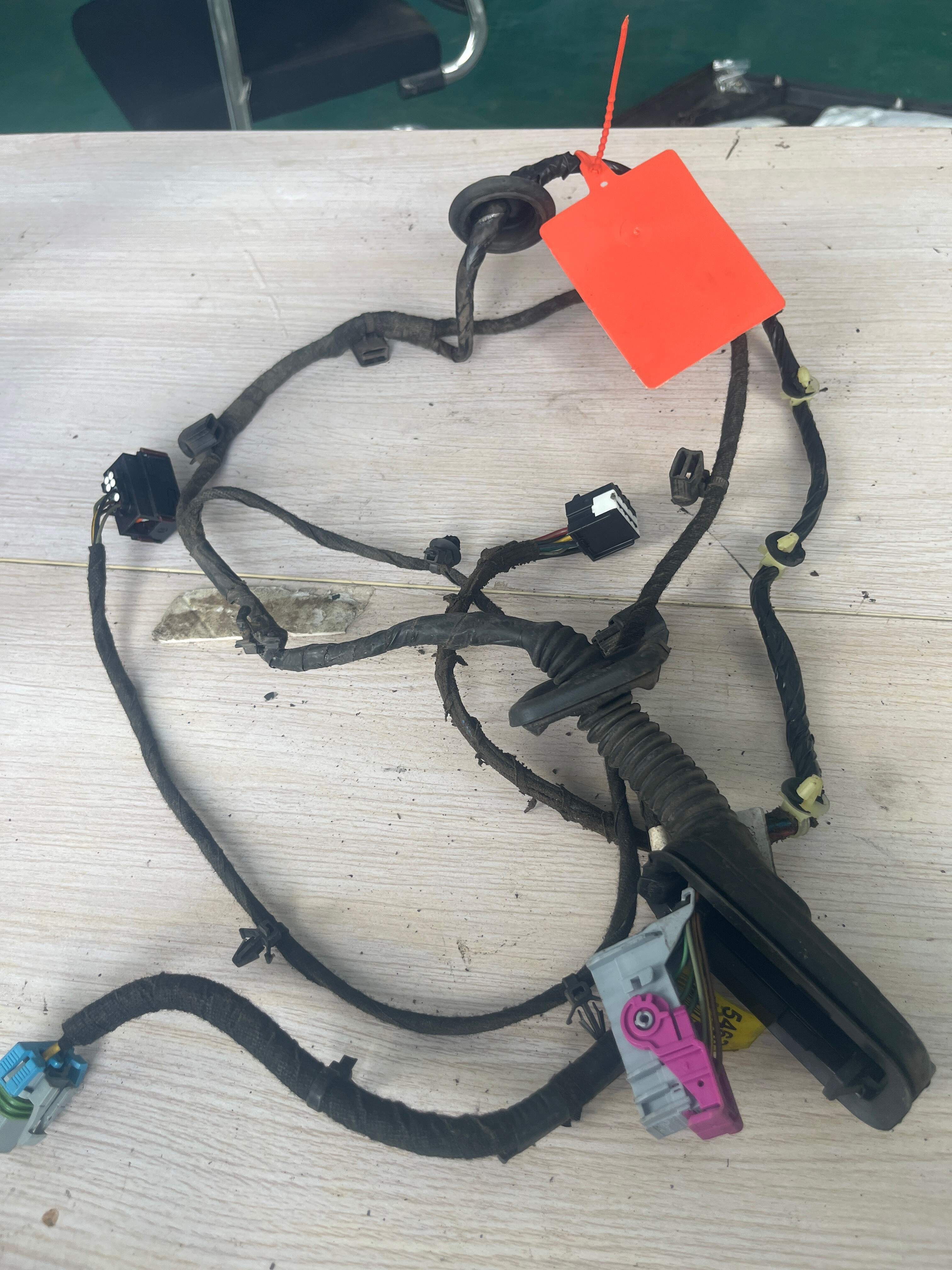 22885463 Rear Door Wiring Harness, Left