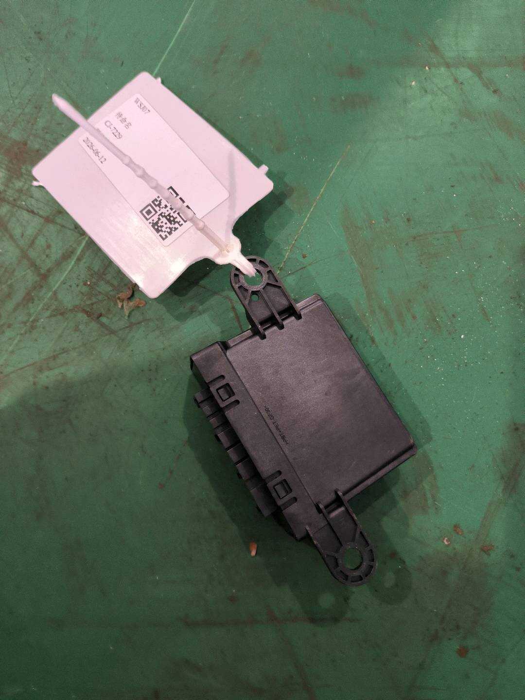 P0059674AB 驻车雷达控制器