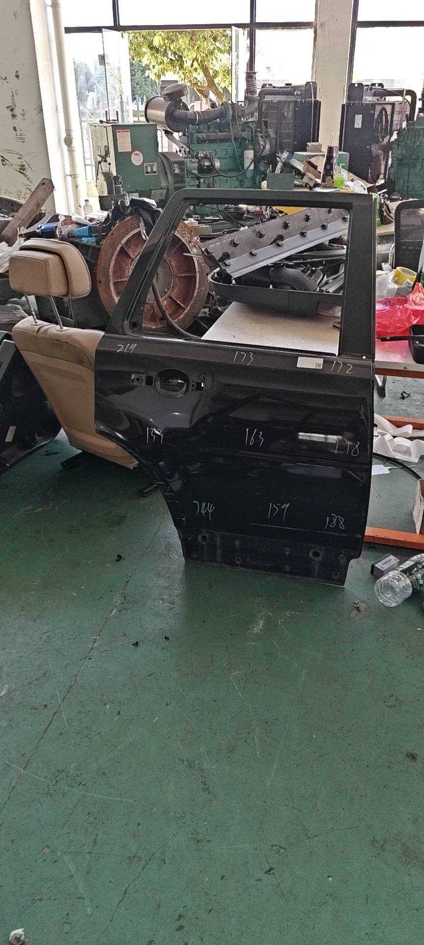 LR005851 Rear Door Shell, Right
